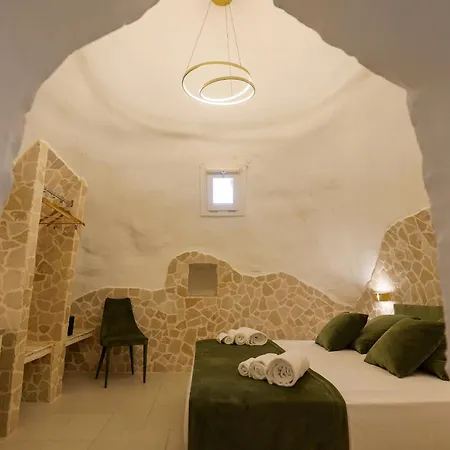 Grotta Saracena